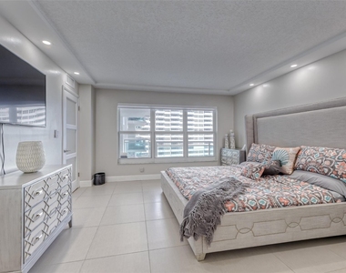 3900 Galt Ocean Drive - Photo Thumbnail 14