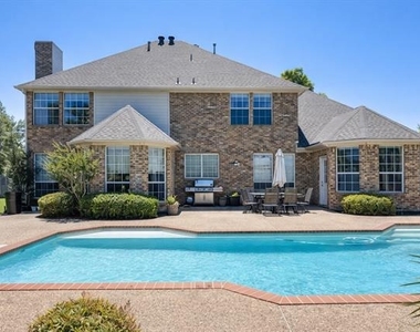 1308 Normandy Drive - Photo Thumbnail 9