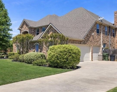 1308 Normandy Drive - Photo Thumbnail 8