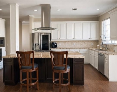 1308 Normandy Drive - Photo Thumbnail 4