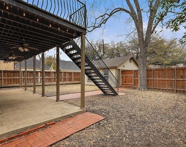 2824 Dyer Street - Photo Thumbnail 16