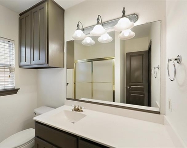 2824 Dyer Street - Photo Thumbnail 13