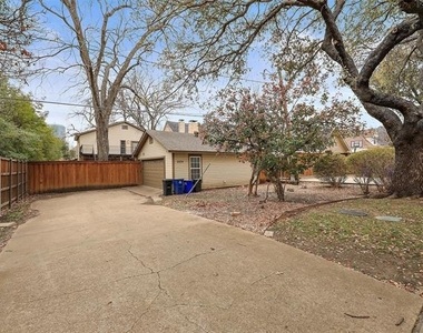 2824 Dyer Street - Photo Thumbnail 17