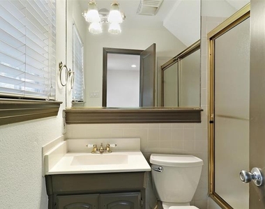 2824 Dyer Street - Photo Thumbnail 14