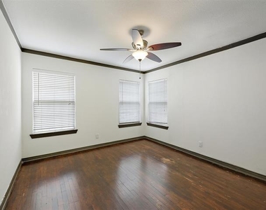 2824 Dyer Street - Photo Thumbnail 12