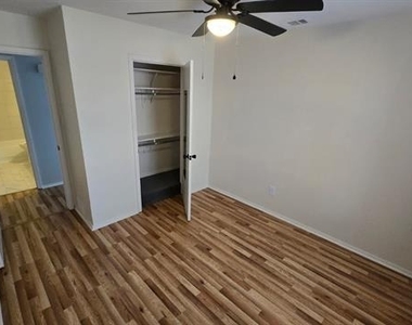 505 Storrs Street - Photo Thumbnail 13