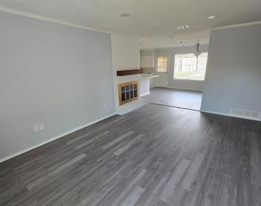 505 Storrs Street - Photo Thumbnail 3