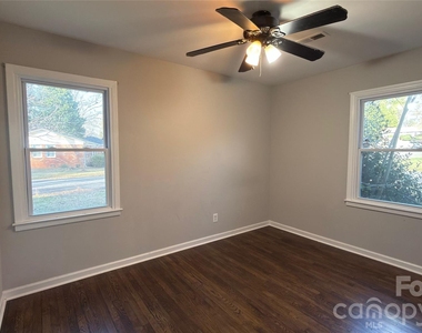 2900 Edsel Place - Photo Thumbnail 6