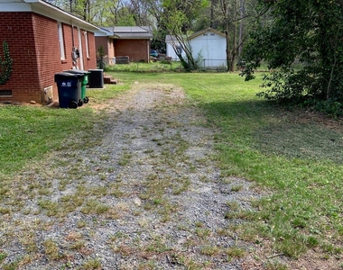 2900 Edsel Place - Photo Thumbnail 11