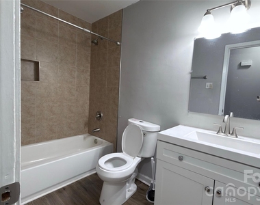 2900 Edsel Place - Photo Thumbnail 7