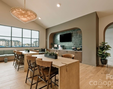 6615 Cerris Drive - Photo Thumbnail 15