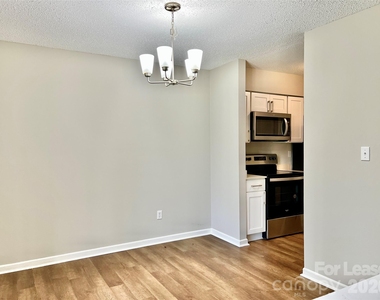 11084 Harrowfield Road - Photo Thumbnail 5