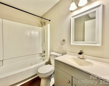 11084 Harrowfield Road - Photo Thumbnail 17