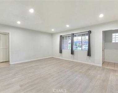 118 W Magna Vista - Photo Thumbnail 5