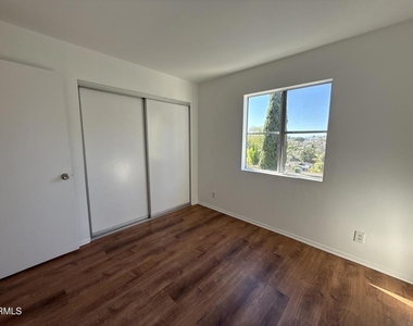 4018 Camero Avenue - Photo Thumbnail 7