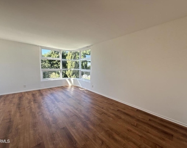 4018 Camero Avenue - Photo Thumbnail 1