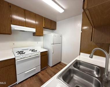 4018 Camero Avenue - Photo Thumbnail 4