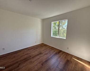 4018 Camero Avenue - Photo Thumbnail 9