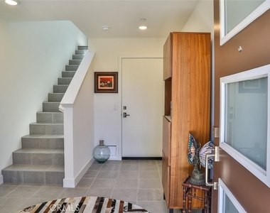 1207 Doheny Way - Photo Thumbnail 2