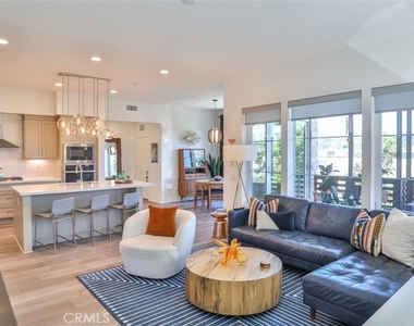 1207 Doheny Way - Photo Thumbnail 5