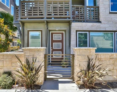 1207 Doheny Way - Photo Thumbnail 38