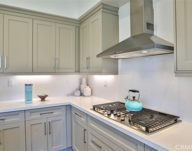 1207 Doheny Way - Photo Thumbnail 14