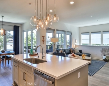 1207 Doheny Way - Photo Thumbnail 9