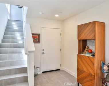 1207 Doheny Way - Photo Thumbnail 4