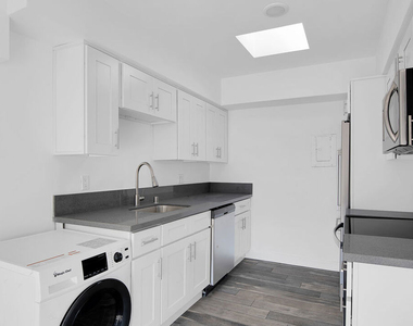 1610 S Beverly Glen Boulevard - Photo Thumbnail 2
