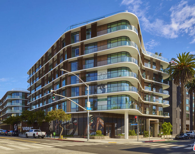 700 Broadway - Photo Thumbnail 1