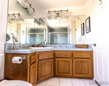 2110 Locust St - Photo Thumbnail 6