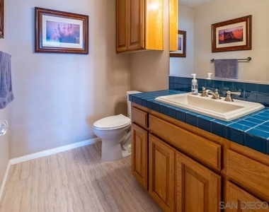 2110 Locust St - Photo Thumbnail 3