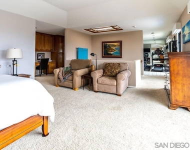 2110 Locust St - Photo Thumbnail 16