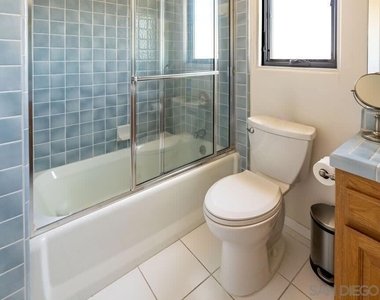 2110 Locust St - Photo Thumbnail 7