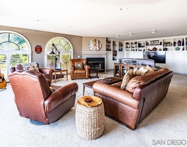 2110 Locust St - Photo Thumbnail 33