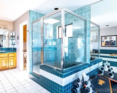 2110 Locust St - Photo Thumbnail 12