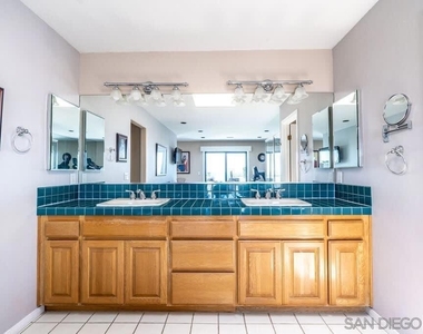 2110 Locust St - Photo Thumbnail 4