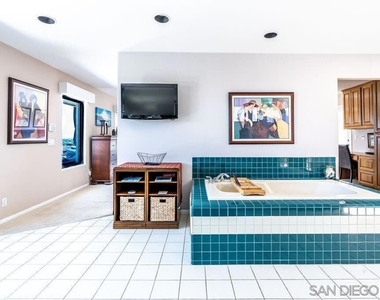 2110 Locust St - Photo Thumbnail 14