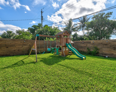 7101 W Lake Drive - Photo Thumbnail 47