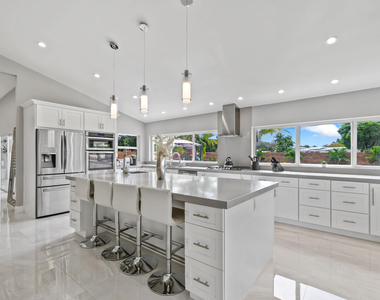 7101 W Lake Drive - Photo Thumbnail 9