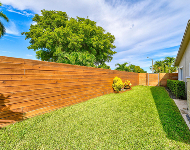 7101 W Lake Drive - Photo Thumbnail 49