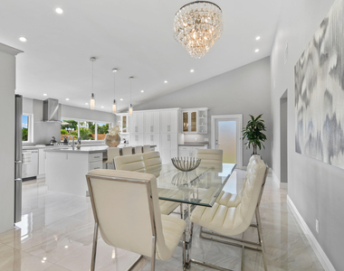 7101 W Lake Drive - Photo Thumbnail 6