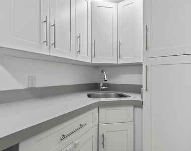7101 W Lake Drive - Photo Thumbnail 32