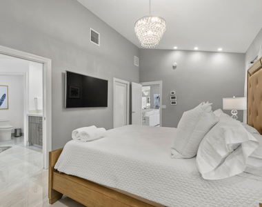 7101 W Lake Drive - Photo Thumbnail 17