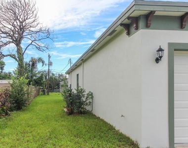 1143 Sw Estaugh Avenue - Photo Thumbnail 11
