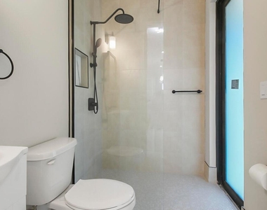 1143 Sw Estaugh Avenue - Photo Thumbnail 45