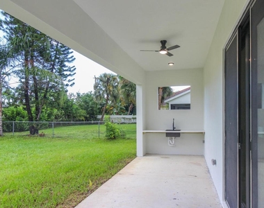 1143 Sw Estaugh Avenue - Photo Thumbnail 16