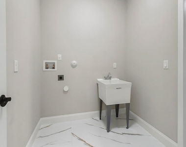 1143 Sw Estaugh Avenue - Photo Thumbnail 35