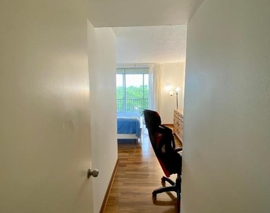 1750 Ne 191st Street - Photo Thumbnail 28