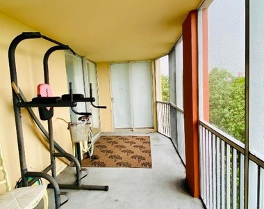 1750 Ne 191st Street - Photo Thumbnail 36